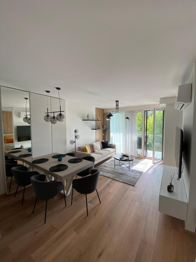 Clyde-Premium Lelle Waterfront Private Apartment Balatonlelle Exterior foto