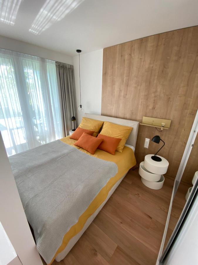 Clyde-Premium Lelle Waterfront Private Apartment Balatonlelle Exterior foto